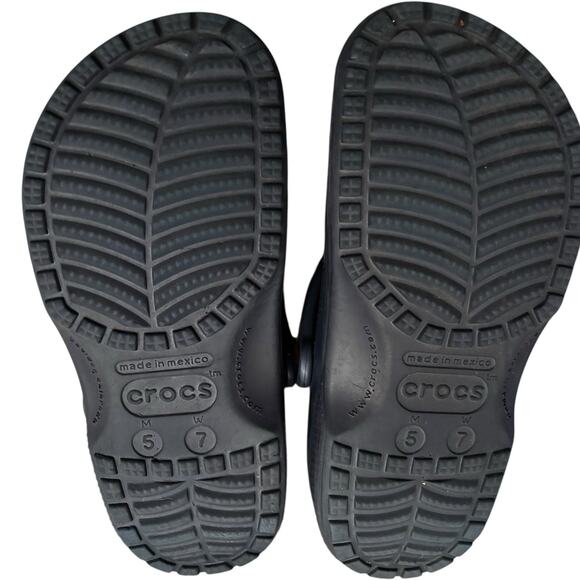 Crocs Classic Navy Blue Clogs Women's 7 Men's 5 Shoes Slip On EXCELLENT! - Picture 2 of 6